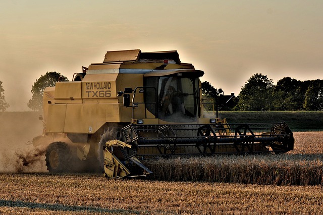 Free download harvester straw harvest free picture to be edited with GIMP free online image editor