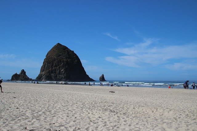 免费下载 Haystack Rock 俄勒冈加农海滩 - 使用 GIMP 在线图像编辑器编辑的免费照片或图片