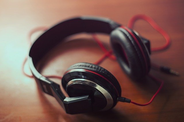 Free download headphones earphones audio mp3 free picture to be edited with GIMP free online image editor