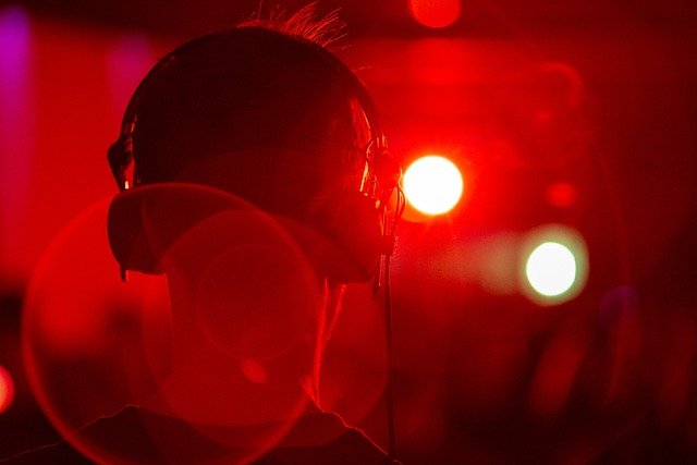 Free download headphones man light music sound free picture to be edited with GIMP free online image editor