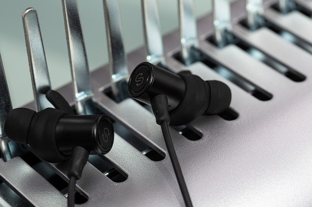 ดาวน์โหลด Headphones Soundpeats ฟรี - ภาพถ่ายหรือรูปภาพฟรีที่จะแก้ไขด้วยโปรแกรมแก้ไขรูปภาพออนไลน์ GIMP