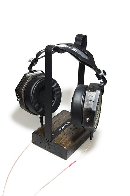 Ücretsiz indir Kulaklık Standı Müziği - GIMP çevrimiçi resim düzenleyici ile düzenlenecek ücretsiz fotoğraf veya resim