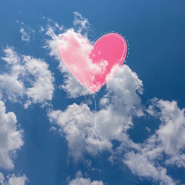 Download gratuito Heart Clouds Love - illustrazione gratuita da modificare con l'editor di immagini online gratuito GIMP