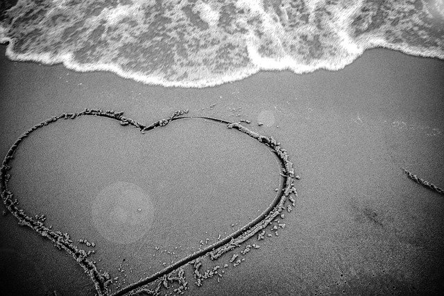 تنزيل مجاني Heart Sand Beach - صورة مجانية أو صورة لتحريرها باستخدام محرر الصور عبر الإنترنت GIMP