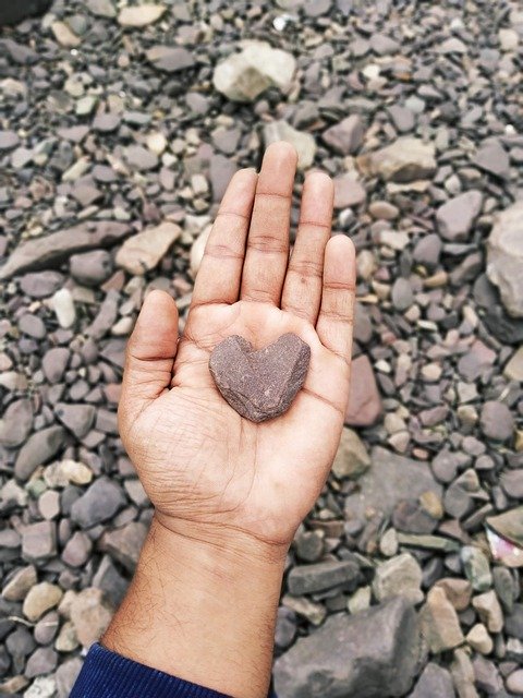 Unduh gratis Heart Stone - foto atau gambar gratis untuk diedit dengan editor gambar online GIMP