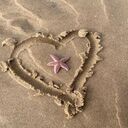 Heart wallpaper drawn in sand  screen for extension Chrome web store in OffiDocs Chromium