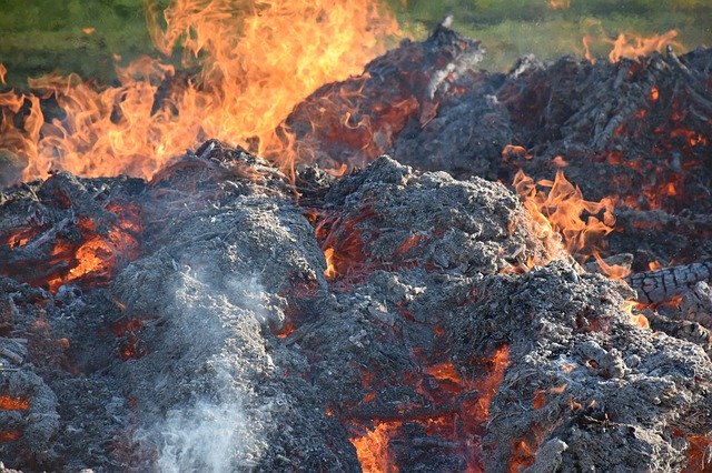تنزيل Heat Embers Easter Fire مجانًا - صورة أو صورة مجانية ليتم تحريرها باستخدام محرر الصور عبر الإنترنت GIMP