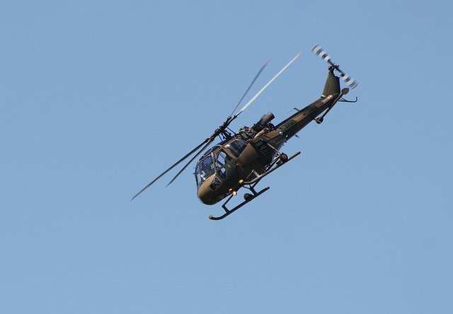 Unduh gratis Helicopter Airshow Aircraft - foto atau gambar gratis untuk diedit dengan editor gambar online GIMP