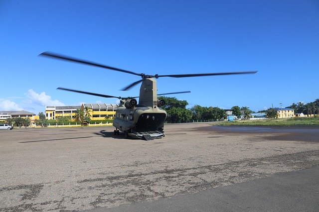 Download gratuito di elicottero Boeing Ch-47: foto o immagine gratuita da modificare con l'editor di immagini online GIMP