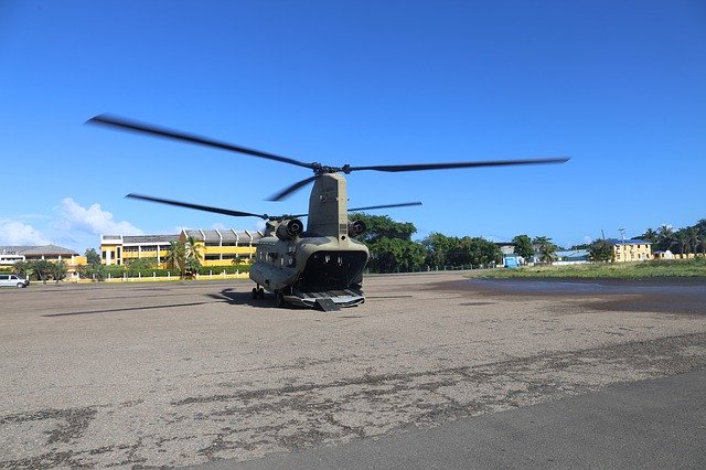 Unduh gratis Helikopter Boeing Ch-47 - foto atau gambar gratis untuk diedit dengan editor gambar online GIMP