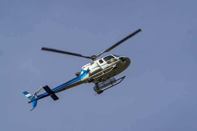 Gratis download Helicopter Flight High - gratis foto of afbeelding om te bewerken met GIMP online afbeeldingseditor