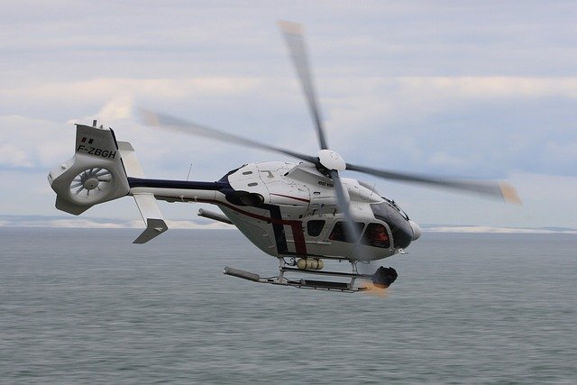 Free download helicopter flying rotor blades free picture to be edited with GIMP free online image editor