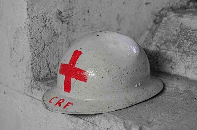 Ücretsiz indir Helmet Cross Red - GIMP çevrimiçi resim düzenleyici ile düzenlenecek ücretsiz fotoğraf veya resim