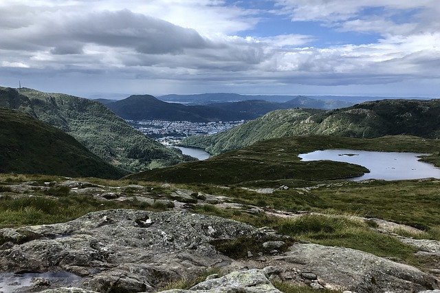 Download gratuito di Hiking Norvegia all'aperto: foto o immagini gratuite da modificare con l'editor di immagini online GIMP