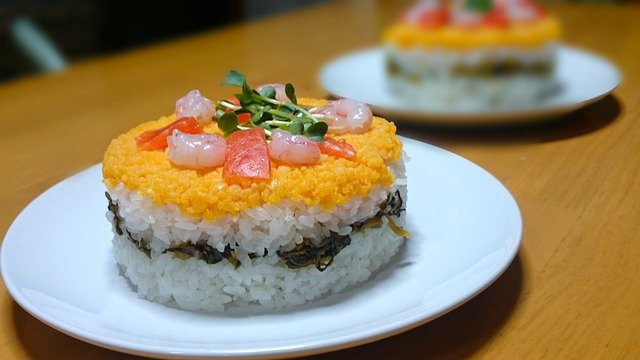 Bezpłatne pobieranie Hinamatsuri Sushi Cuisine - bezpłatne bezpłatne zdjęcie lub obraz do edycji za pomocą internetowego edytora obrazów GIMP