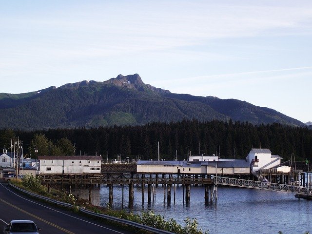 Descarga gratuita Hoonah Alaska Mountain: foto o imagen gratuita para editar con el editor de imágenes en línea GIMP