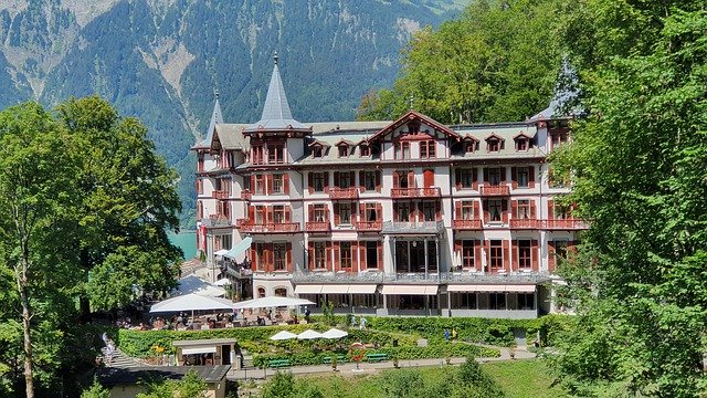 Безкоштовно завантажте Hotel Giessbach Lake Brienz - безкоштовну фотографію або зображення для редагування за допомогою онлайн-редактора зображень GIMP