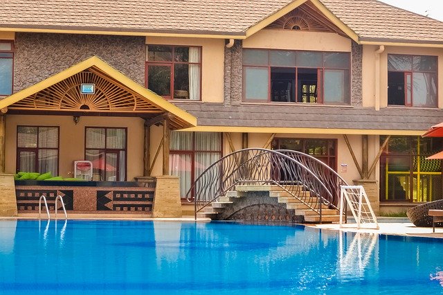 تنزيل Hotel Resort Pool مجانًا - صورة مجانية أو صورة لتحريرها باستخدام محرر الصور عبر الإنترنت GIMP