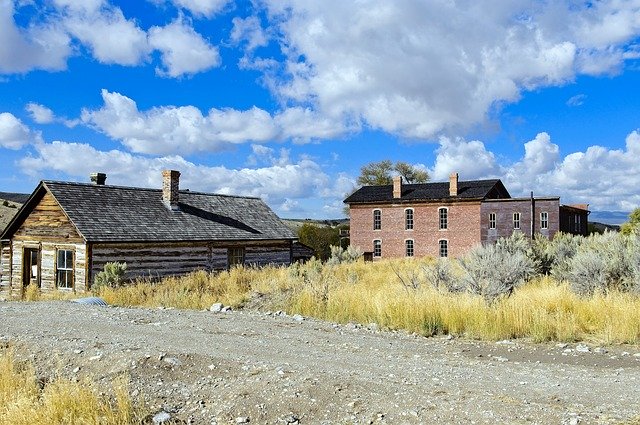 Téléchargement gratuit de House And Hotel Bannack Old - photo ou image gratuite à modifier avec l'éditeur d'images en ligne GIMP