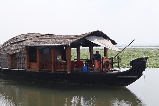 تحميل مجاني Houseboat Boat Backwater - صورة مجانية أو صورة لتحريرها باستخدام محرر الصور عبر الإنترنت GIMP