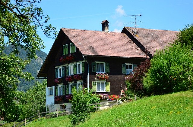 Descărcare gratuită House Meadow Sky - fotografie sau imagini gratuite pentru a fi editate cu editorul de imagini online GIMP