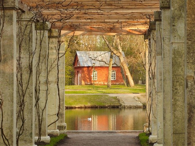 Bezpłatne pobieranie House Park Red - darmowe zdjęcie lub obraz do edycji za pomocą internetowego edytora obrazów GIMP