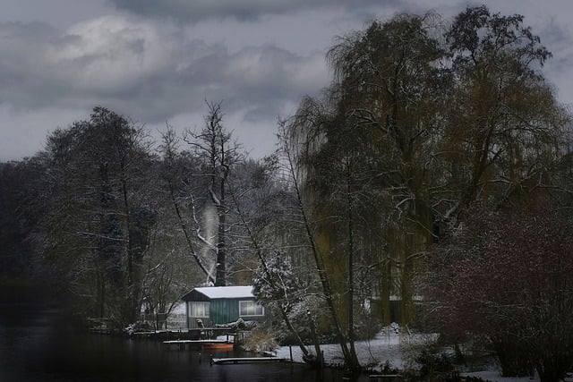 Free download house wooden hut lake winter snow free picture to be edited with GIMP free online image editor