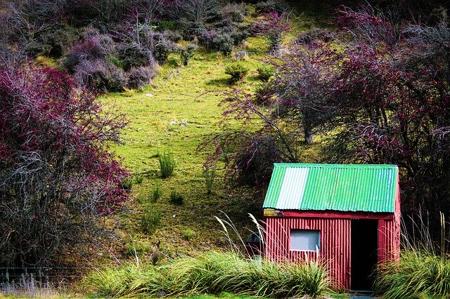 Download gratuito Hut Scenery Nature - foto o immagine gratuita da modificare con l'editor di immagini online di GIMP