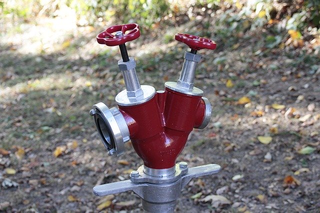 ດາວໂຫລດຟຣີ Hydrant Water Red - ຮູບພາບຫຼືຮູບພາບທີ່ບໍ່ເສຍຄ່າເພື່ອແກ້ໄຂດ້ວຍຕົວແກ້ໄຂຮູບພາບອອນໄລນ໌ GIMP