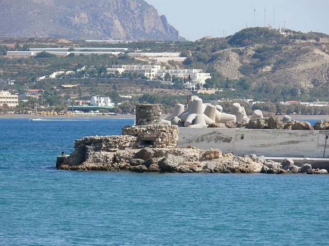 Unduh gratis Ierapetra Port Breakwaters - foto atau gambar gratis untuk diedit dengan editor gambar online GIMP