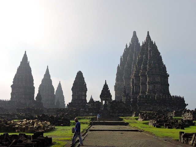 Unduh gratis Hindu Prambanan Indonesia - foto atau gambar gratis untuk diedit dengan editor gambar online GIMP