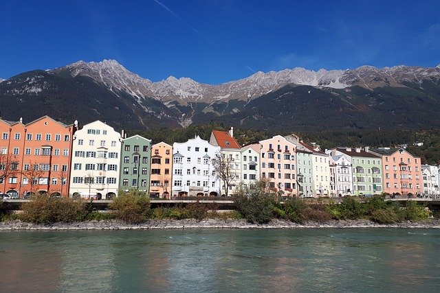 Bezpłatne pobieranie Innsbruck Tyrol Inn - bezpłatne zdjęcie lub obraz do edycji za pomocą internetowego edytora obrazów GIMP