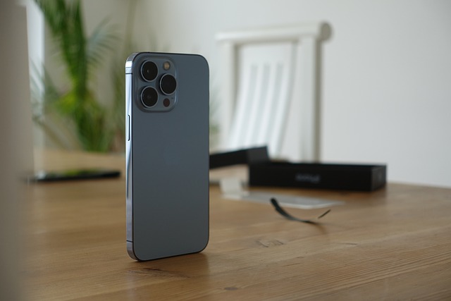 Free download iphone 13 iphone smartphone free picture to be edited with GIMP free online image editor