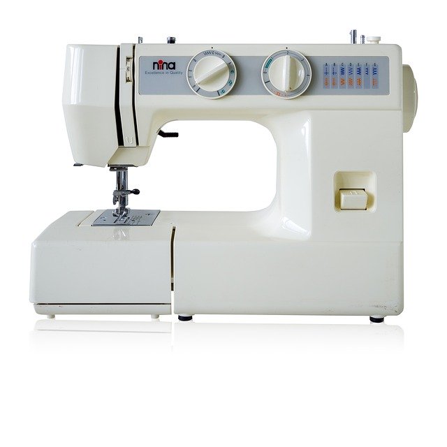 دانلود رایگان Isolated Nina Sewing – عکس یا عکس رایگان قابل ویرایش با ویرایشگر تصویر آنلاین GIMP