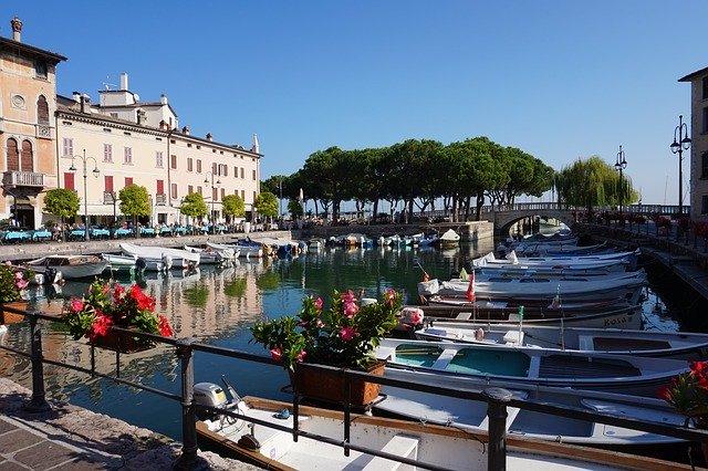 Bezpłatne pobieranie Italy Boats City - bezpłatne zdjęcie lub obraz do edycji za pomocą internetowego edytora obrazów GIMP