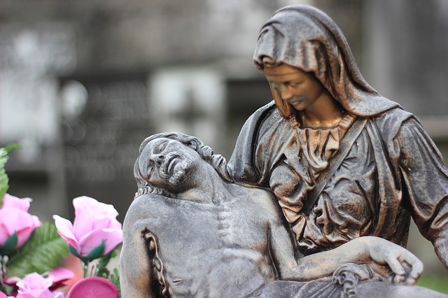 Scarica gratis italia cimitero statua gesù cristo immagine gratuita da modificare con GIMP editor di immagini online gratuito