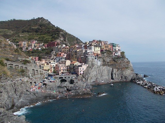 Gratis download Italië Village Kleurrijk - gratis foto of afbeelding om te bewerken met GIMP online afbeeldingseditor