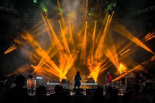 Ücretsiz indir Jakarta Konser Işığı - GIMP çevrimiçi resim düzenleyiciyle düzenlenecek ücretsiz fotoğraf veya resim