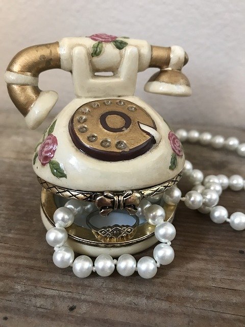 Muat turun percuma Jewelry Trinket Box Pearls Shabby - foto atau gambar percuma untuk diedit dengan editor imej dalam talian GIMP