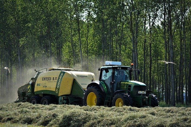 Muat turun percuma john deere 7430 gambar percuma john deere crown untuk diedit dengan editor imej dalam talian percuma GIMP