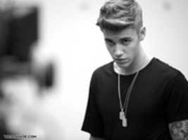 Free download justin_bieber_hd_4-1024x768 free photo or picture to be edited with GIMP online image editor