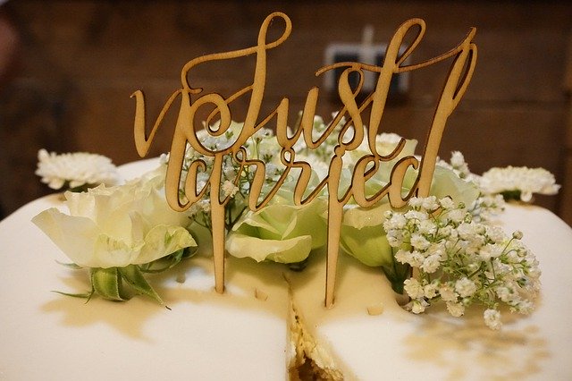 Descarga gratuita Just Married Cake: foto o imagen gratuita para editar con el editor de imágenes en línea GIMP