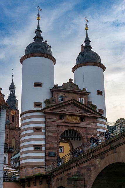 Bezpłatne pobieranie bezpłatnego zdjęcia Karls Gate Heidelberg Neckar do edycji za pomocą bezpłatnego edytora obrazów online GIMP