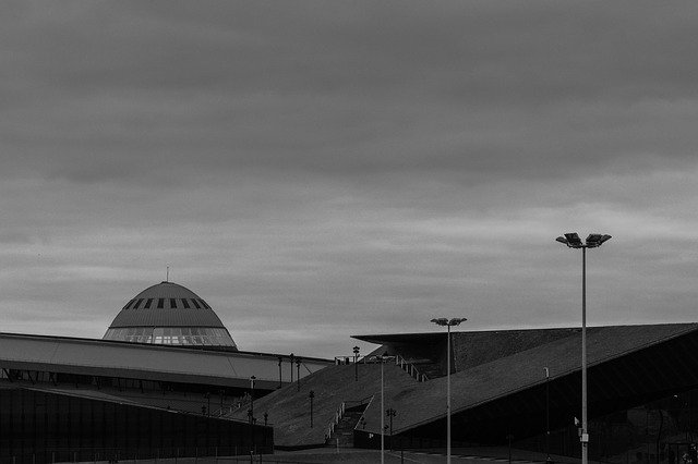 Muat turun percuma Katowice Saucer Black And White - foto atau gambar percuma untuk diedit dengan editor imej dalam talian GIMP