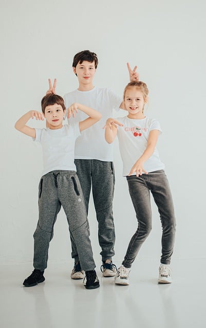 Free download kids friends together people free picture to be edited with GIMP free online image editor
