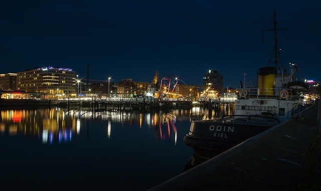 Gratis download Kiel Port Tug - gratis foto of afbeelding om te bewerken met GIMP online afbeeldingseditor
