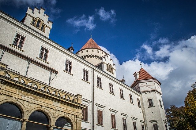 Download gratuito Monumento al castello di Konopiště - foto o immagine gratuita da modificare con l'editor di immagini online di GIMP