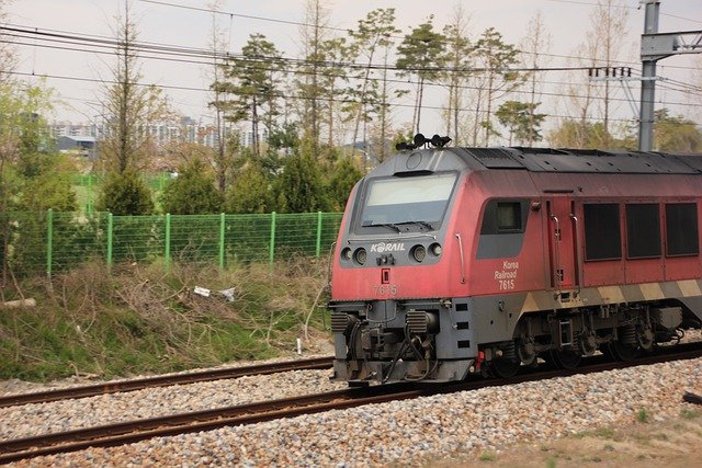 Descargue gratis la imagen gratuita del tren de tráfico ferroviario de Corea para editar con el editor de imágenes en línea gratuito GIMP