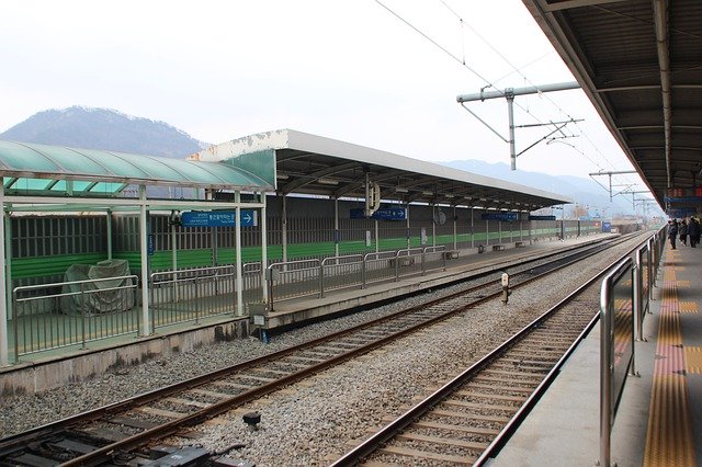 Download gratuito Korea Railway Line The Railroad - foto o immagine gratis da modificare con l'editor di immagini online di GIMP