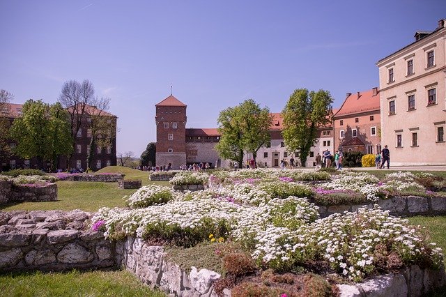 Free download Krakow Wawel Castle Poland -  free photo or picture to be edited with GIMP online image editor